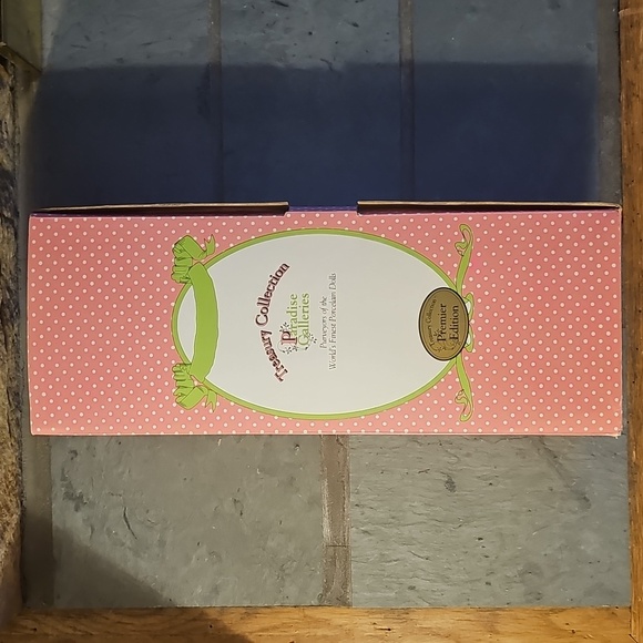 Wizard of Oz The Cowardly Lion Porcelain Doll Paradise Galleries - Picture 15 of 15